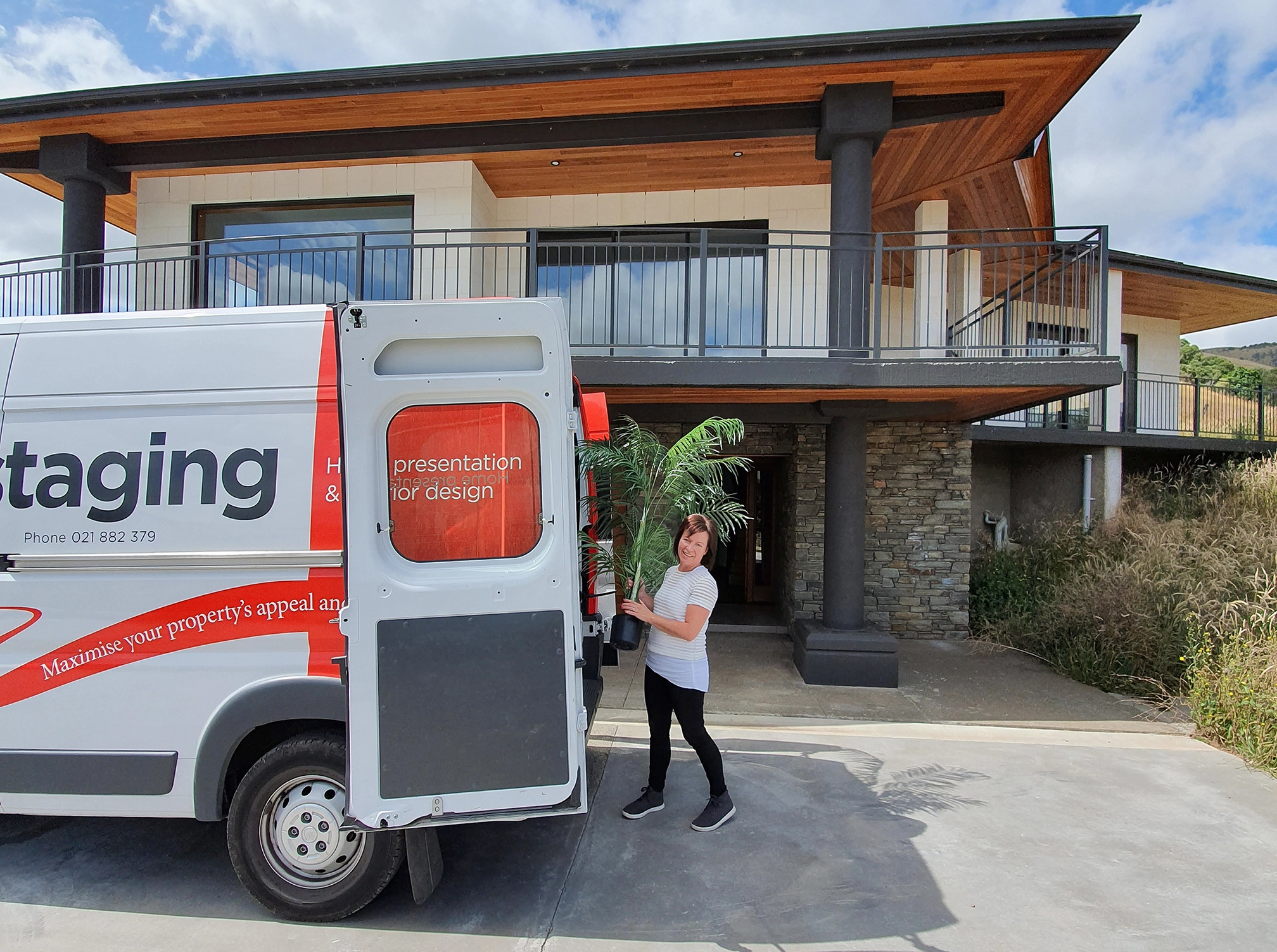 woman-with-van